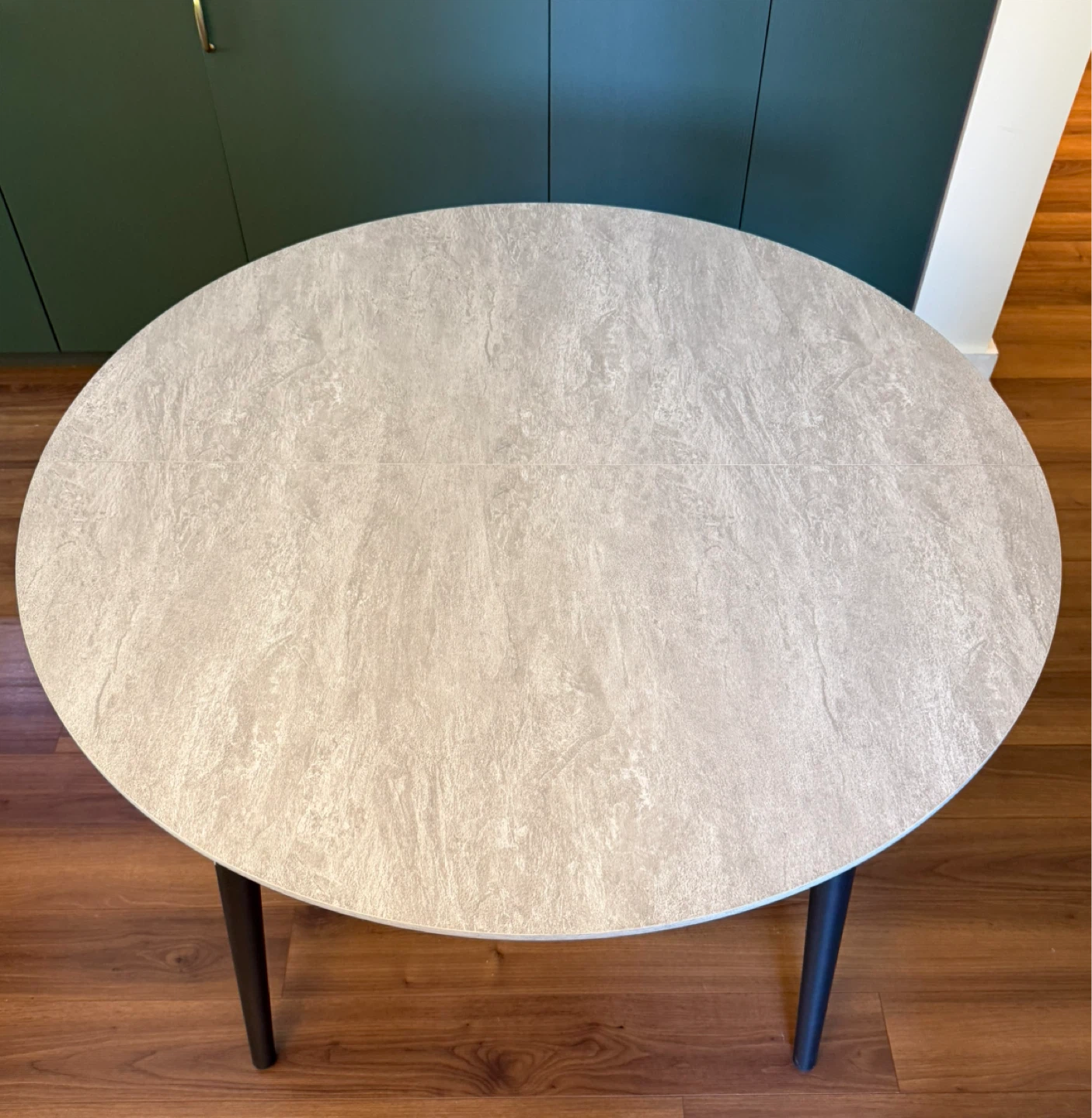 George Oliver Extendable Round Dining Table - photo 3