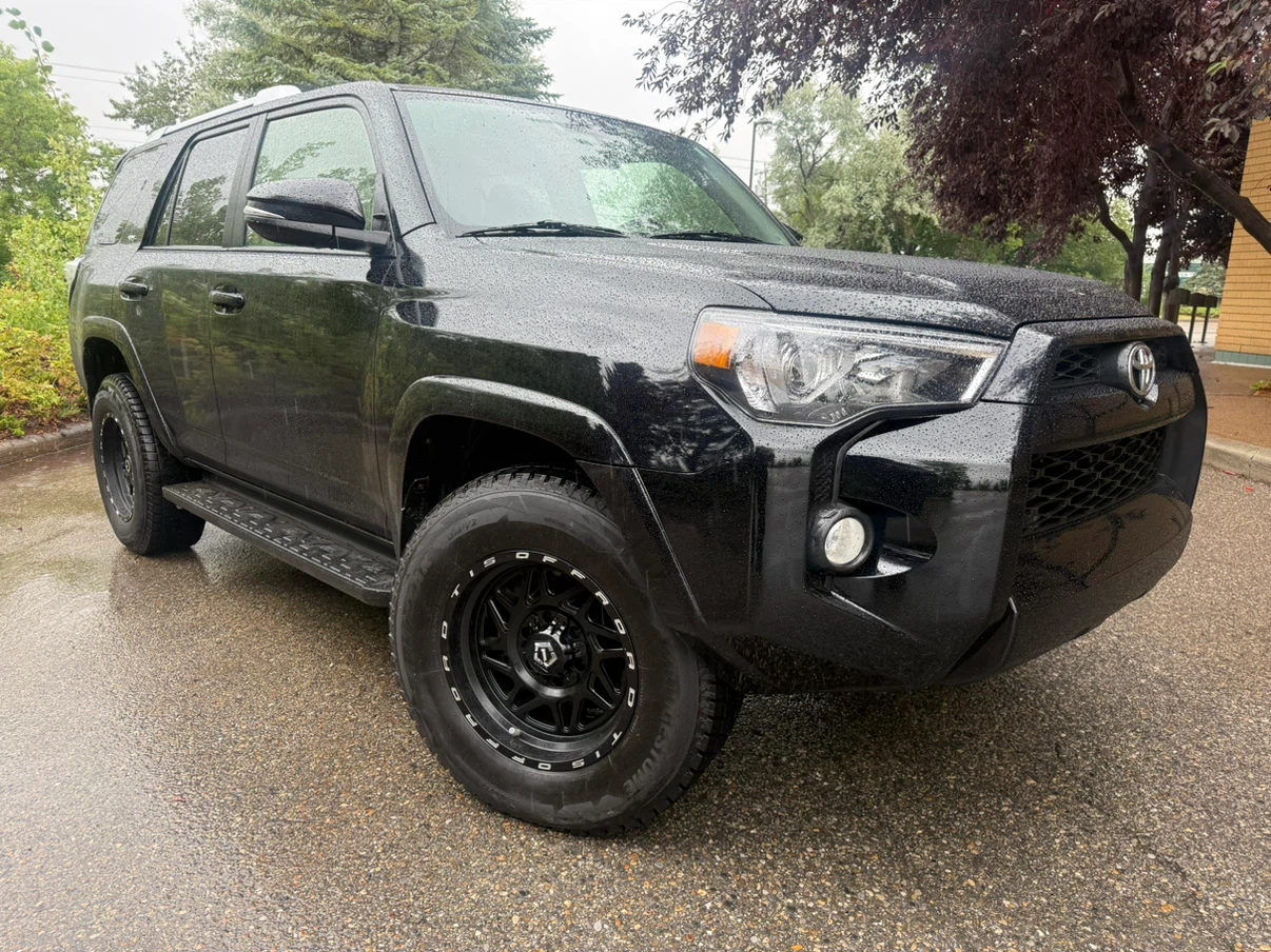 2016 Toyota 4Runner Sr5 *7 passenger*