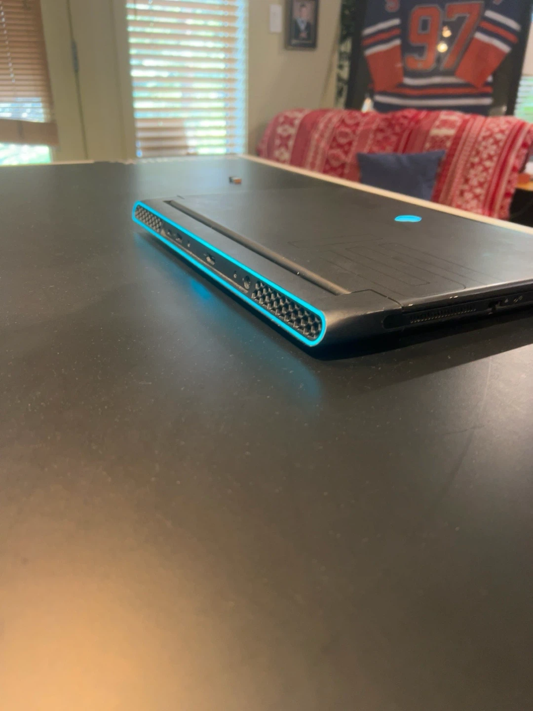 Alienware m15 R5 Gaming Laptop – RTX 3070 / Ryzen 9 - photo 3