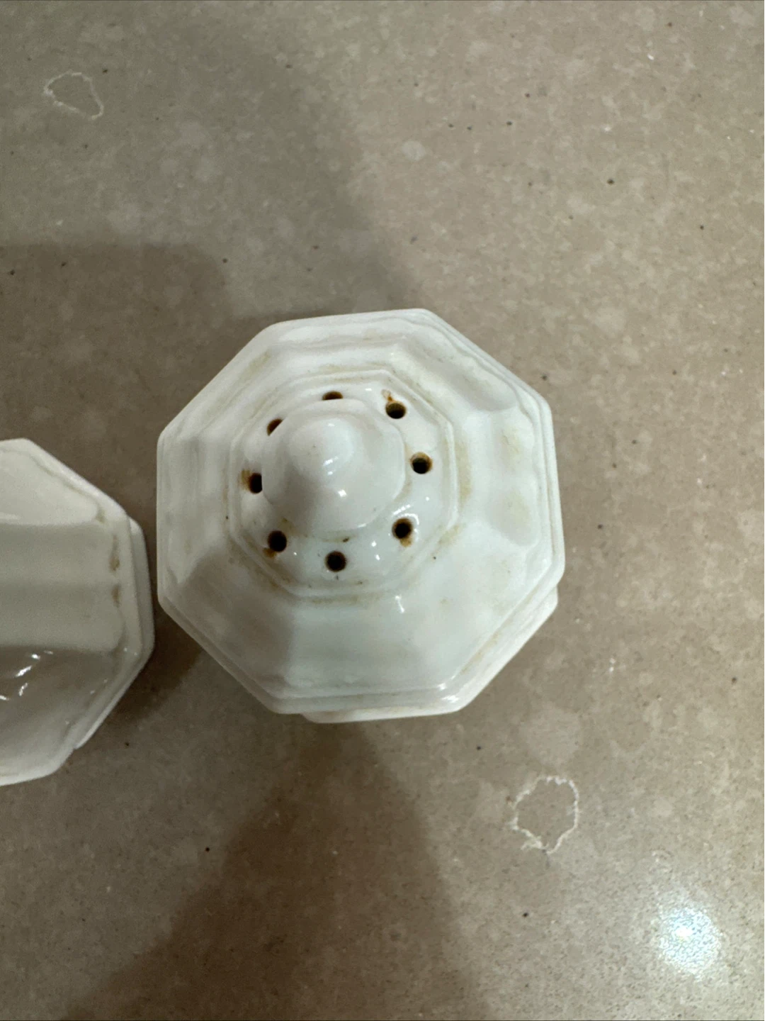 White Ceramic Salt and Pepper Shakers - photo 3