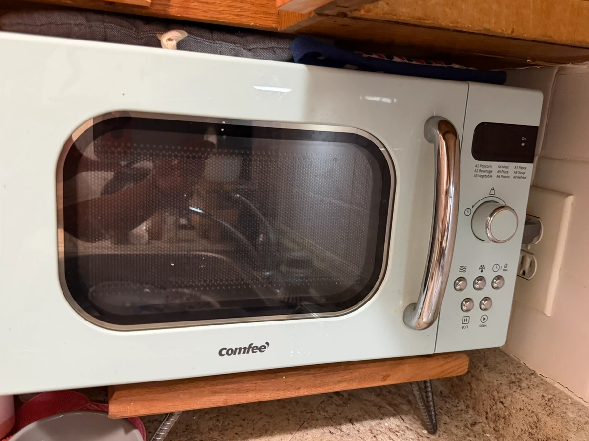 Comfee Retro Microwave Oven