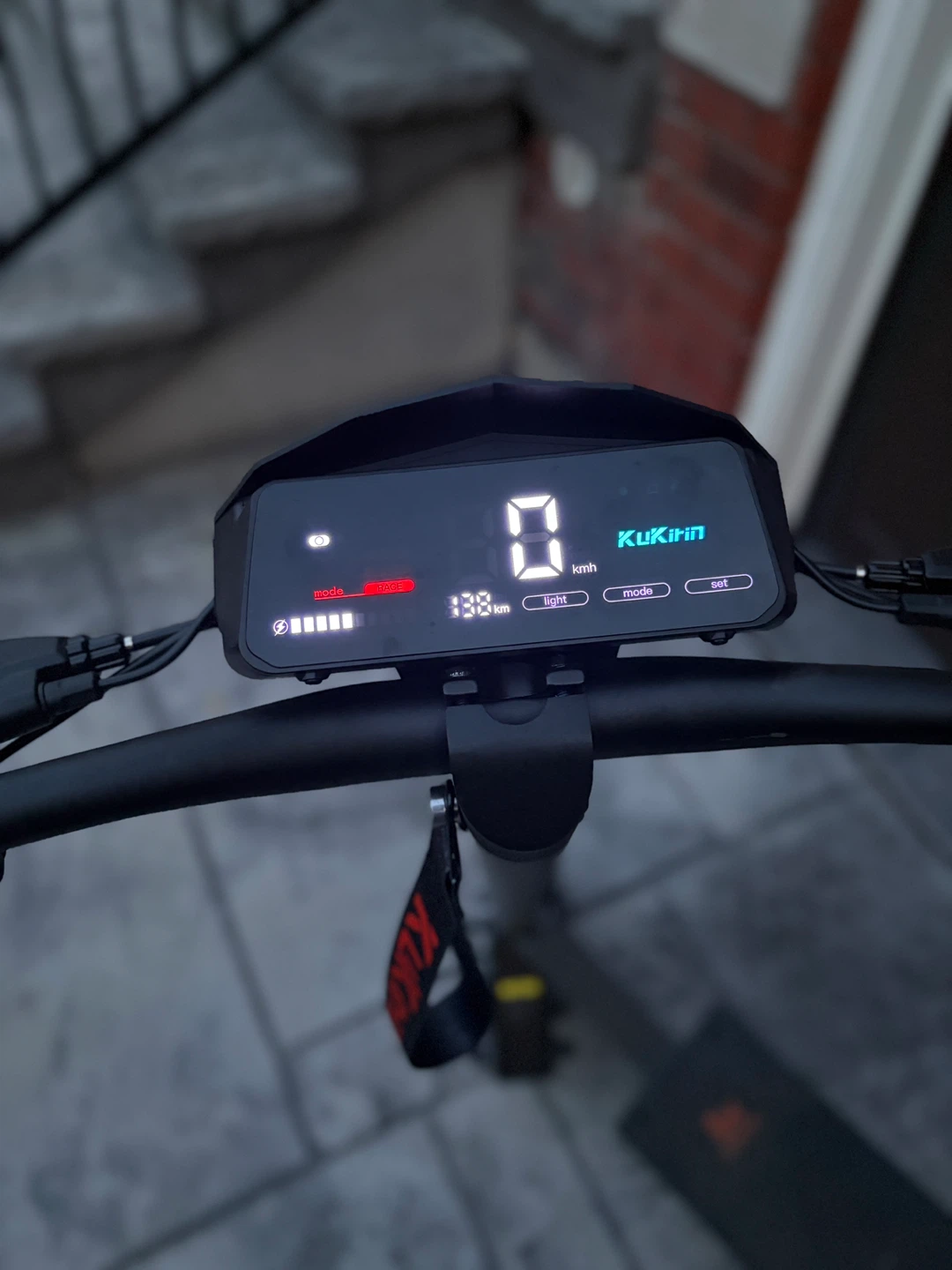 KuKirin G2 Electric Scooter – LIKE NEW - photo 3