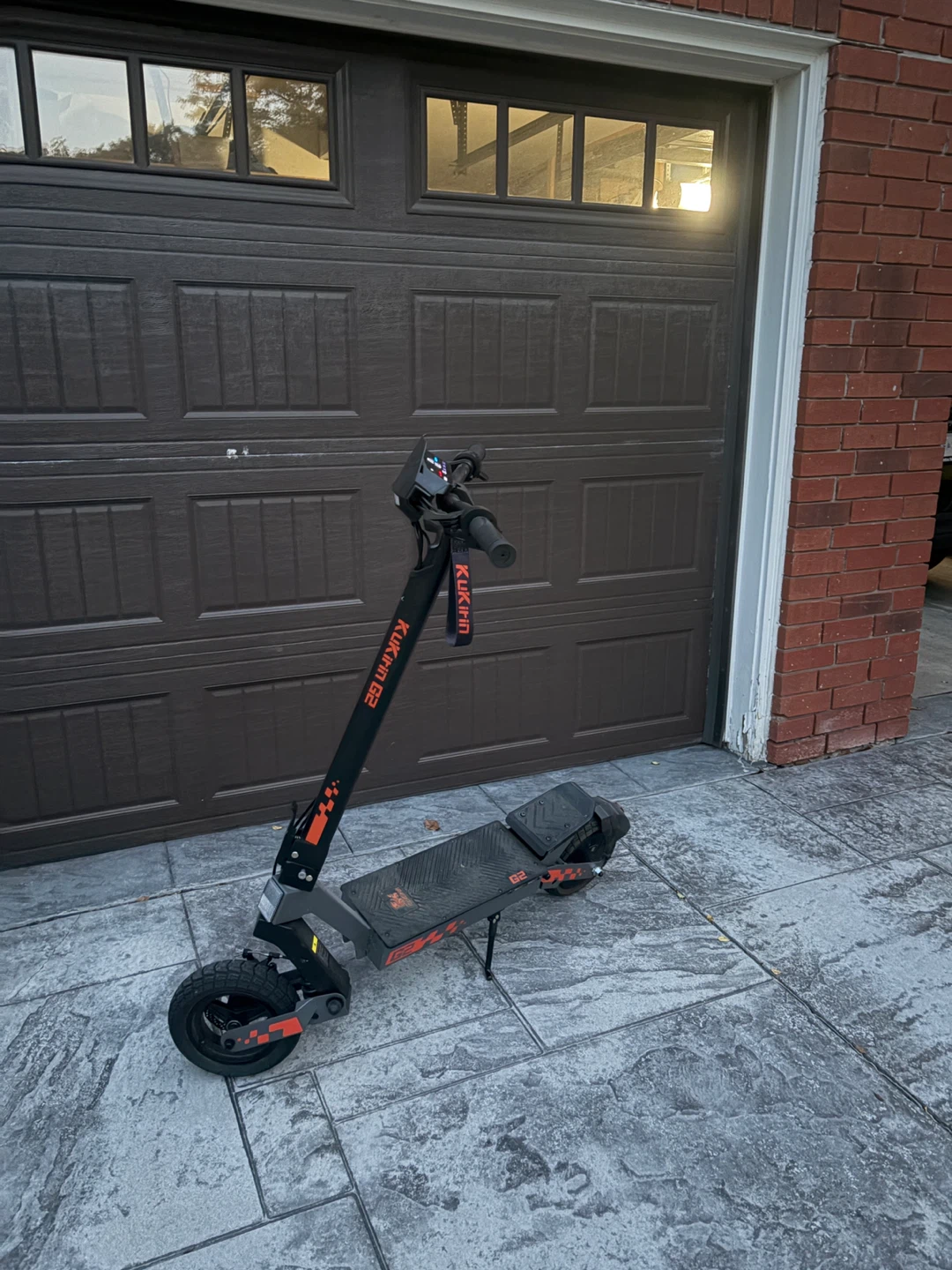 KuKirin G2 Electric Scooter – LIKE NEW - photo 4