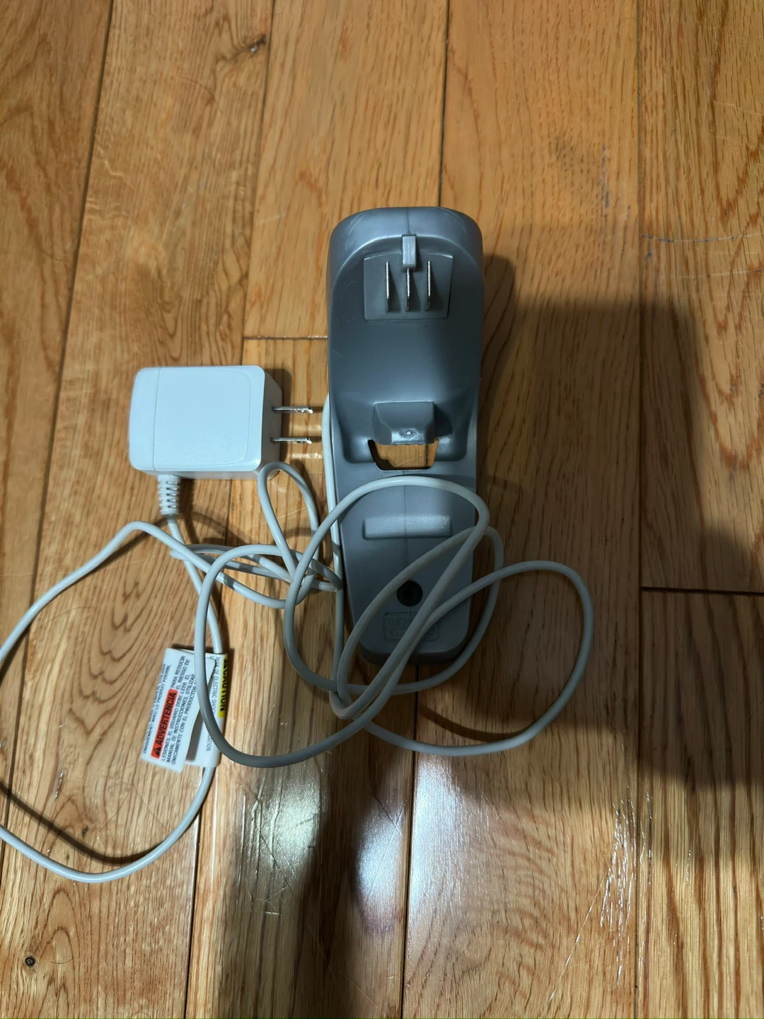 Black+Decker dustbuster Cordless Lithium Handheld Vacuum - photo 3