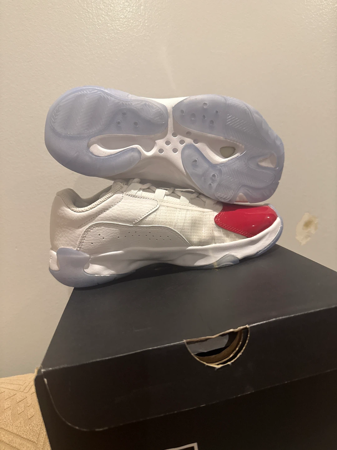 Air Jordan 11 CMFT Low GS Red - photo 5
