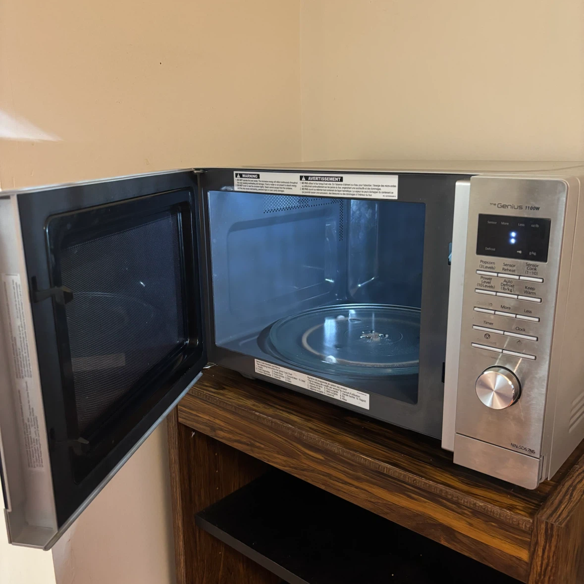 Panasonic 1.3cu.ft. Countertop Microwave - photo 2