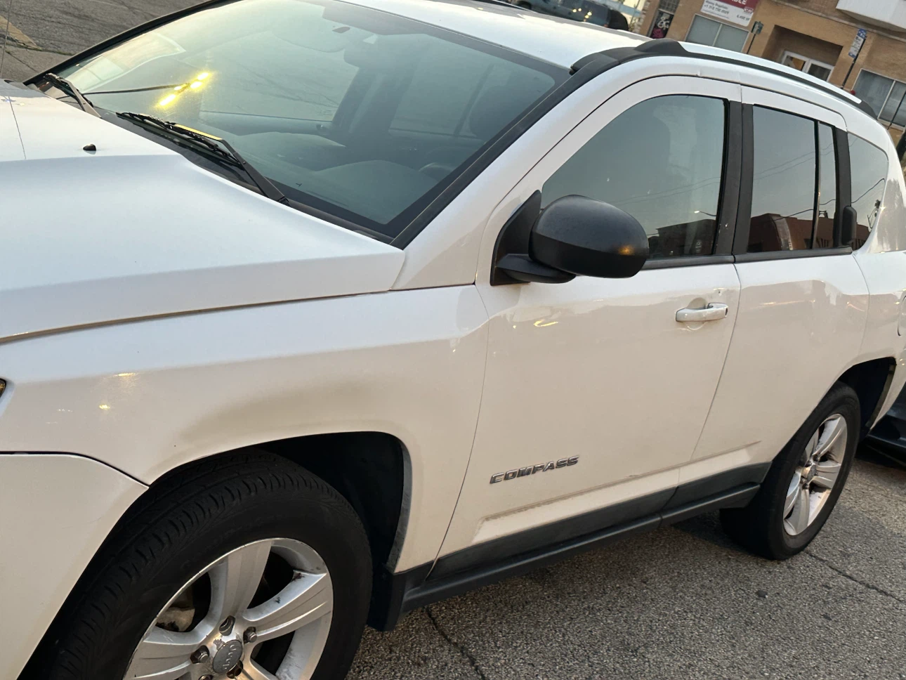 White Jeep Compass