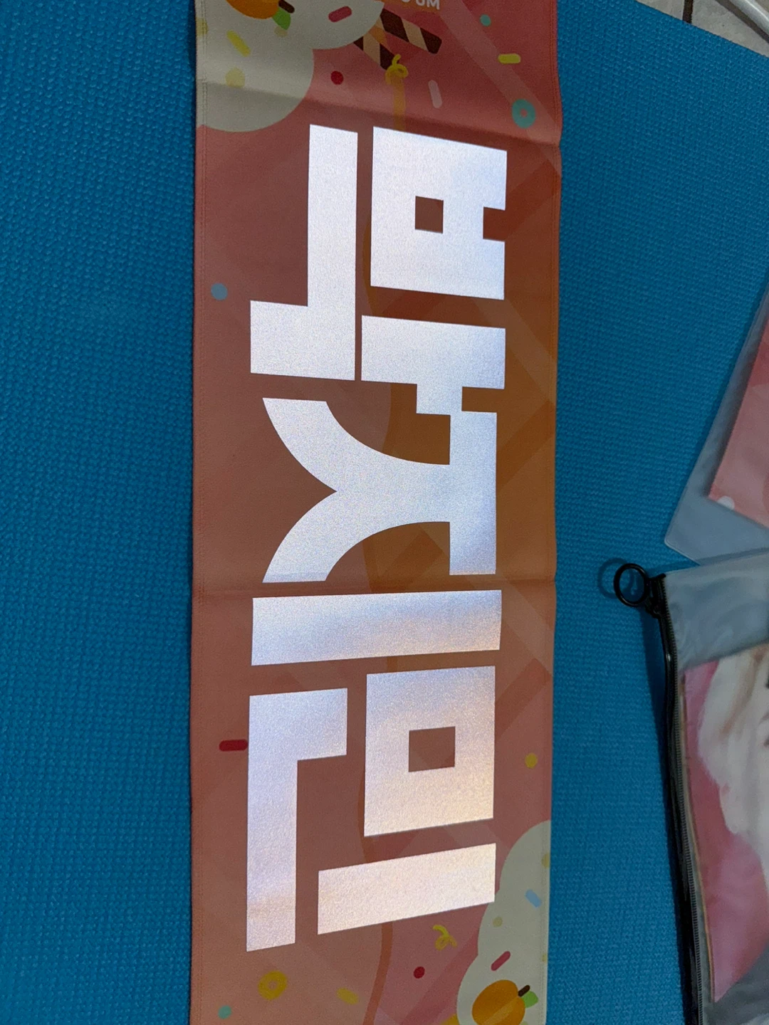 BTS reflective cheering slogan - photo 5