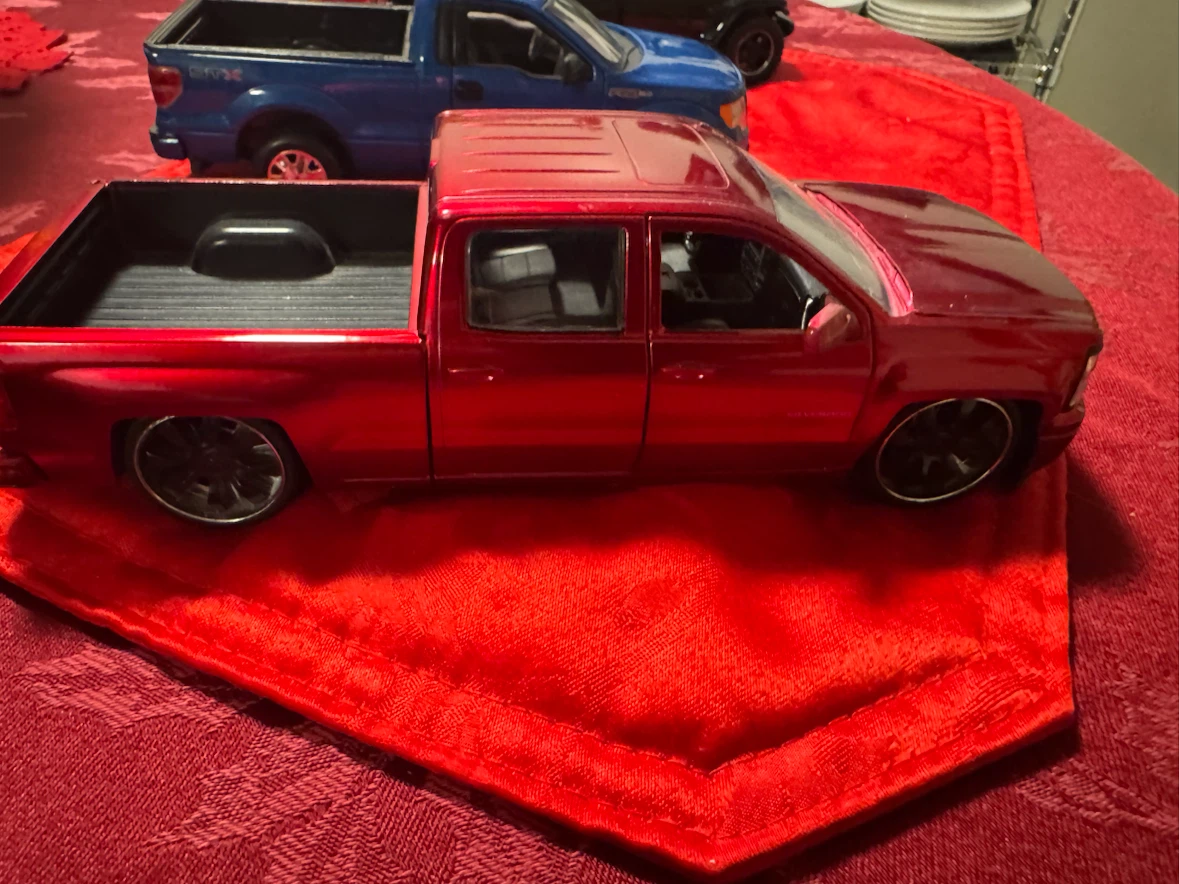Diecast Pickup Trucks $20 each - photo 2
