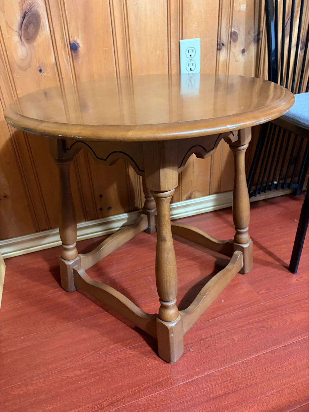 Wooden Round Side Table - photo 2