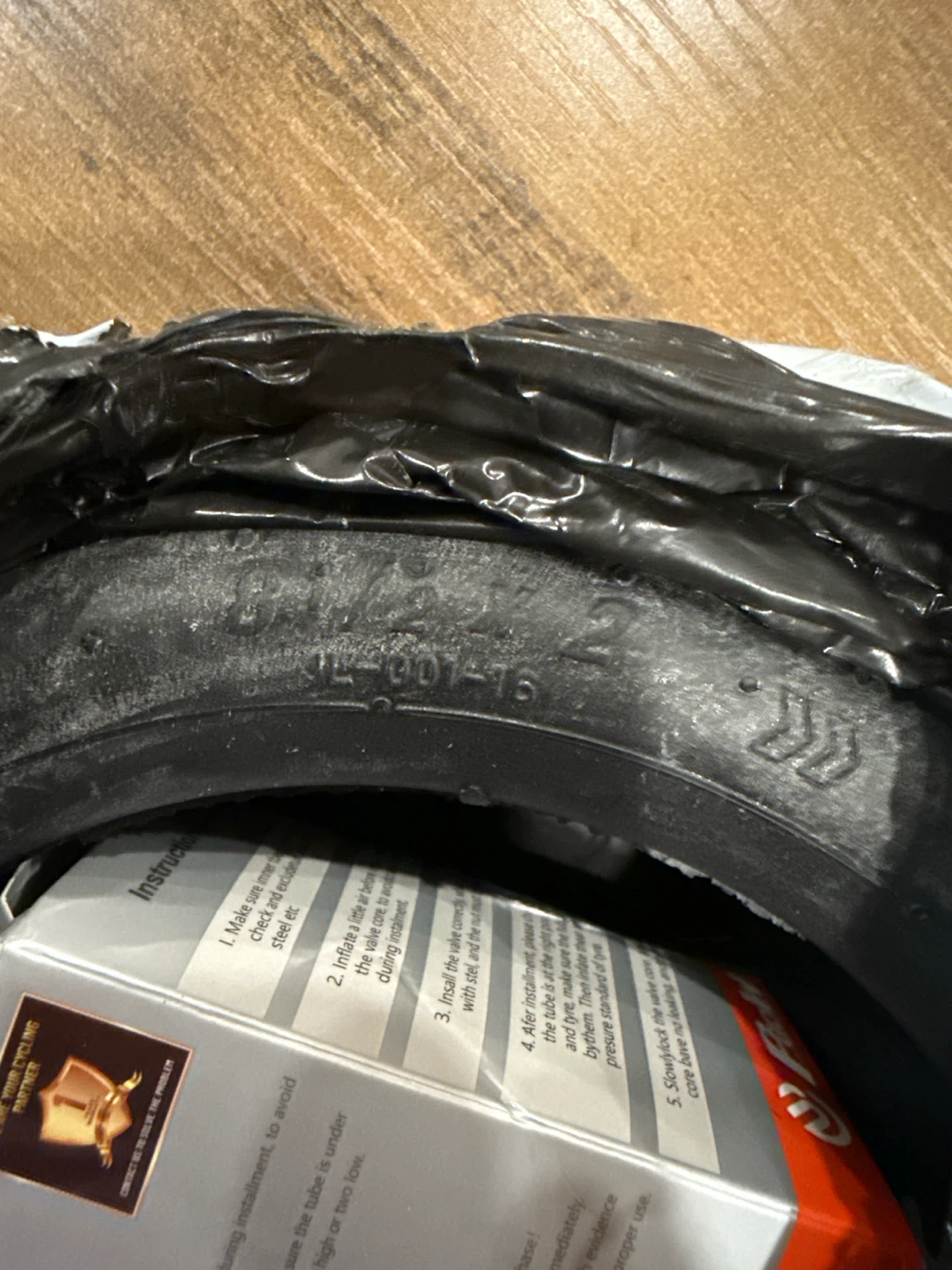 Scooter tire and interior - photo 2