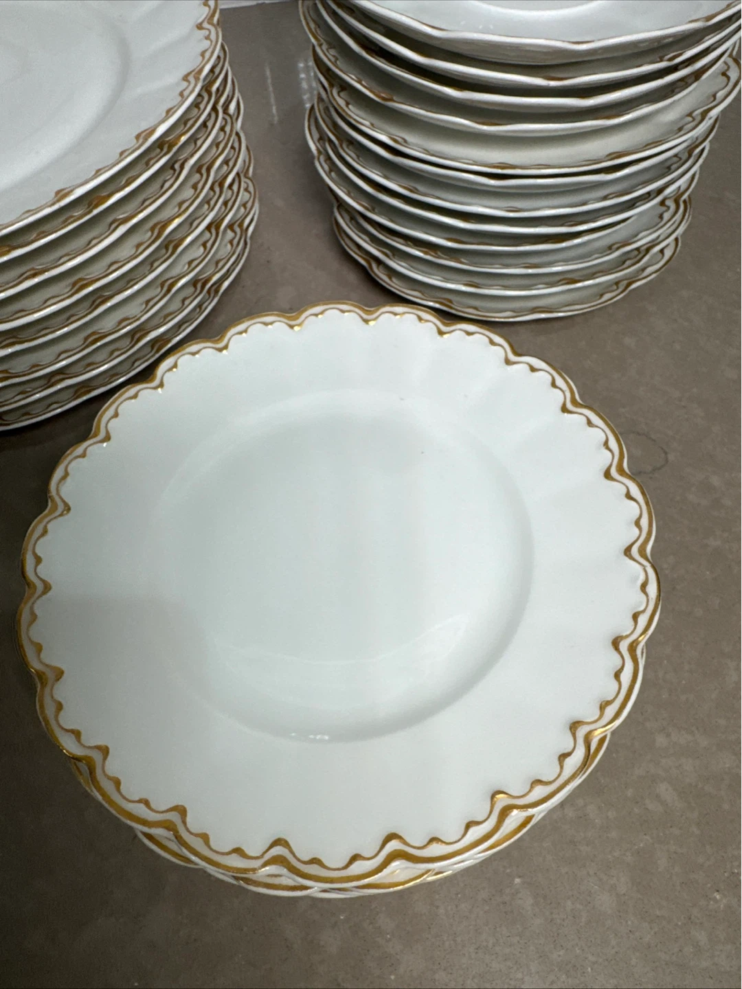 26 Pc Haviland France Limoges White Gold Rim Saucers - photo 3
