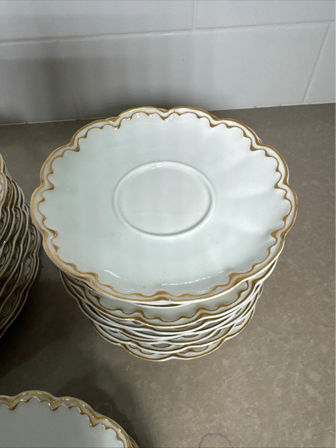 26 Pc Haviland France Limoges White Gold Rim Saucers - photo 4