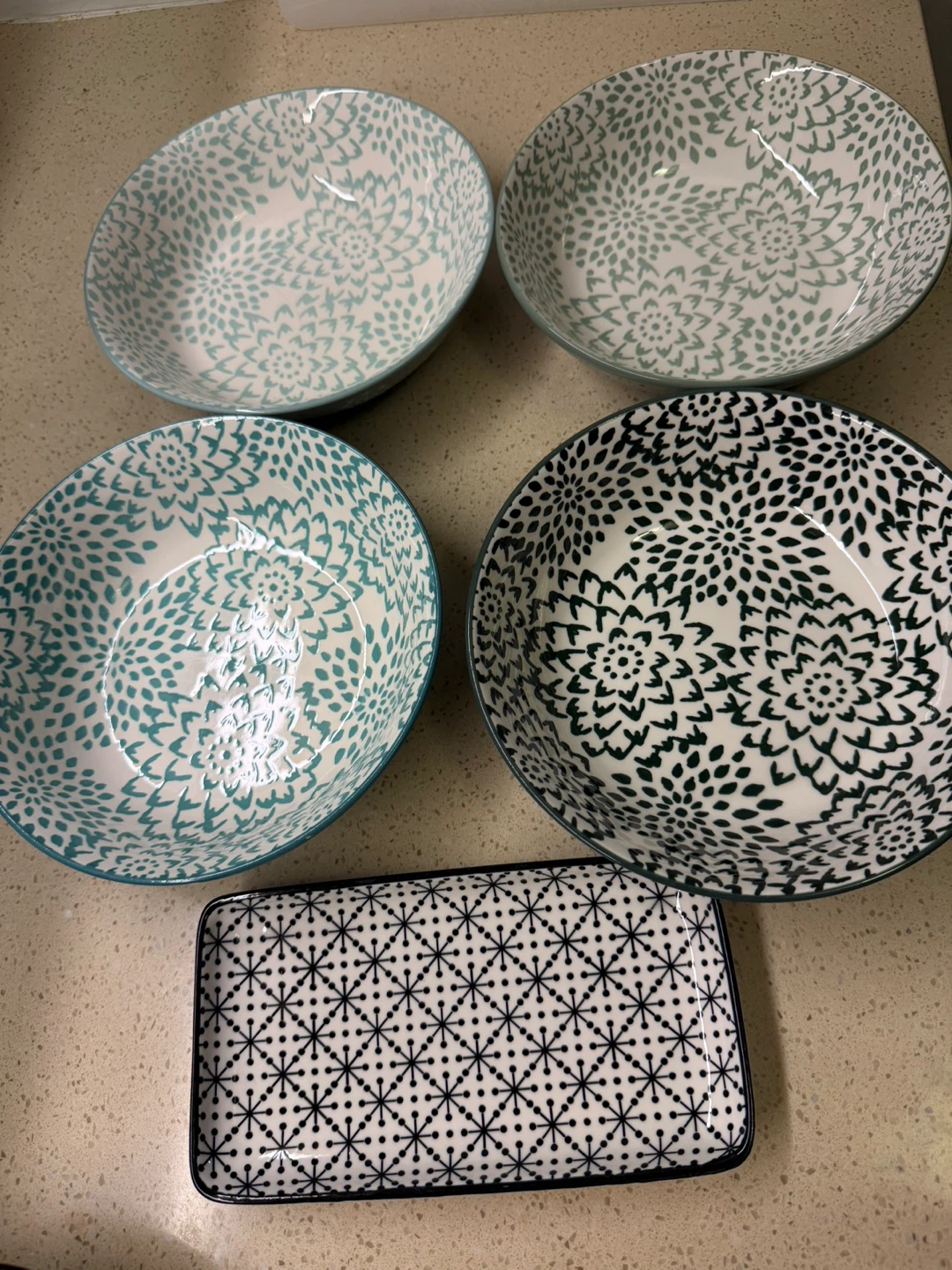 Set of 4 Decorative Ceramic Bowls and 1 Rectangular Dish - photo 2