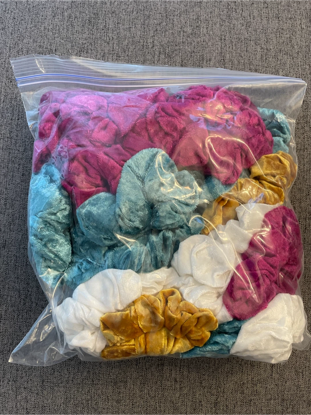 Velvet scrunchies - photo 2