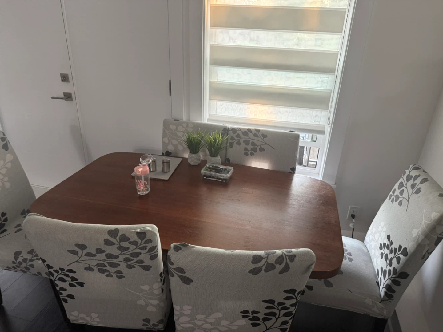 Dining Table and Chairs Set - photo 2