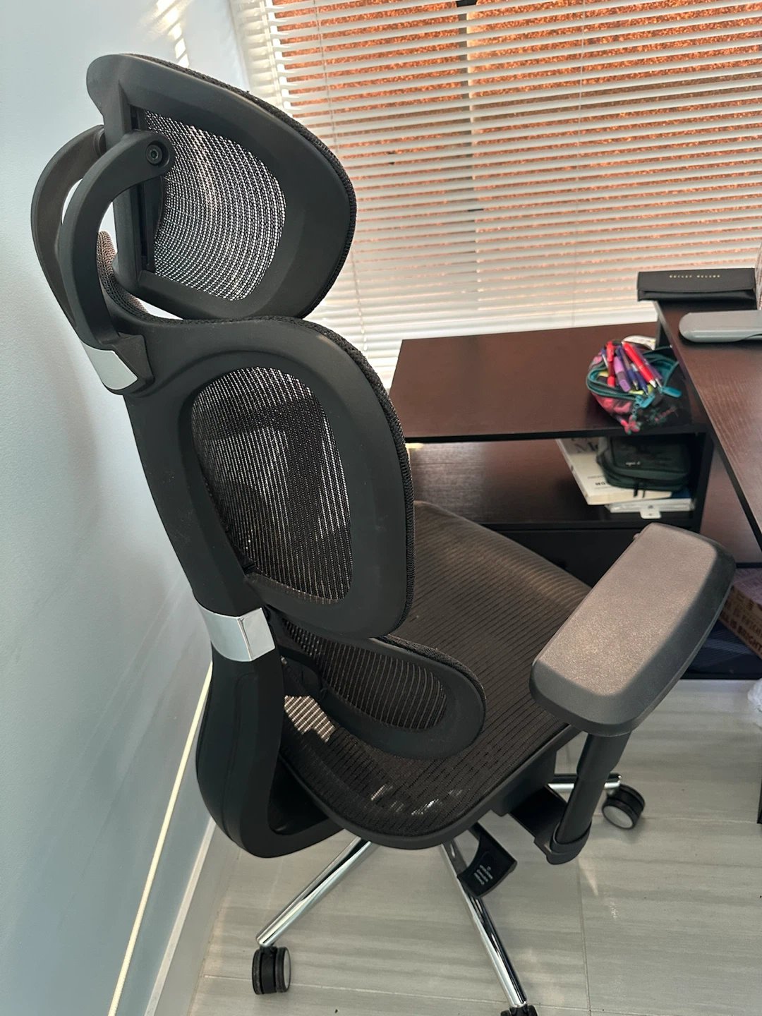 Ergonomic office desk chair with headrest - photo 3