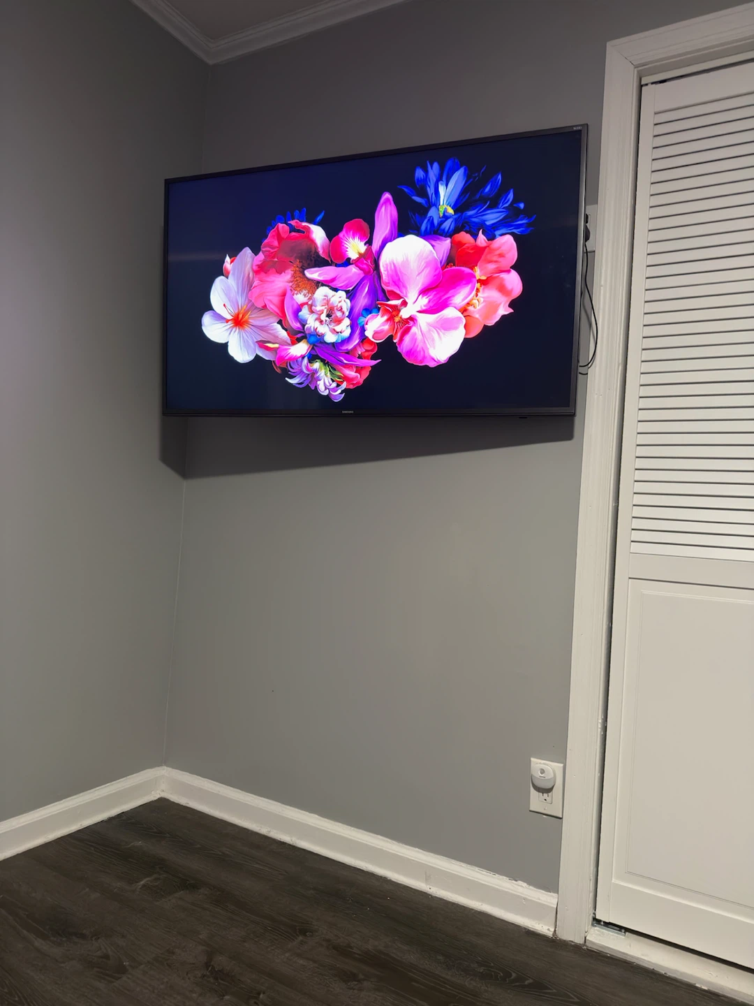 Samsung UN50J5700F 50" Smart LED TV