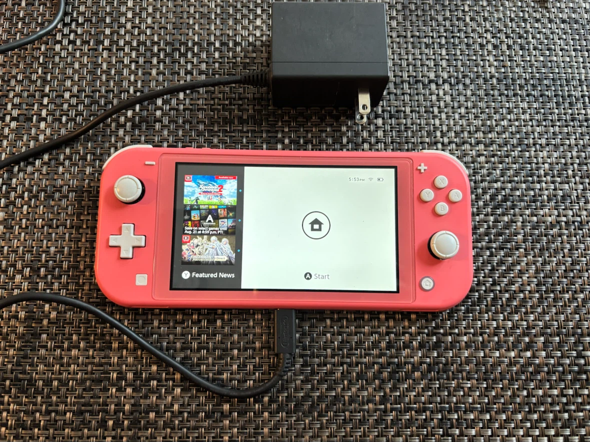 Nintendo Switch - photo 2