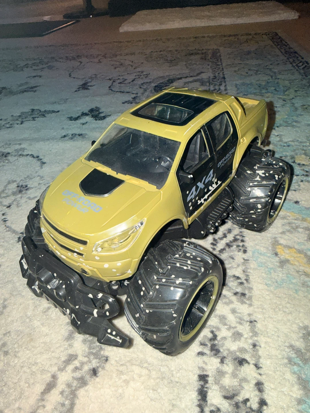 RC MONSTER TRUCK W/ 12 RECHARGEABLE BATTERIES - photo 2