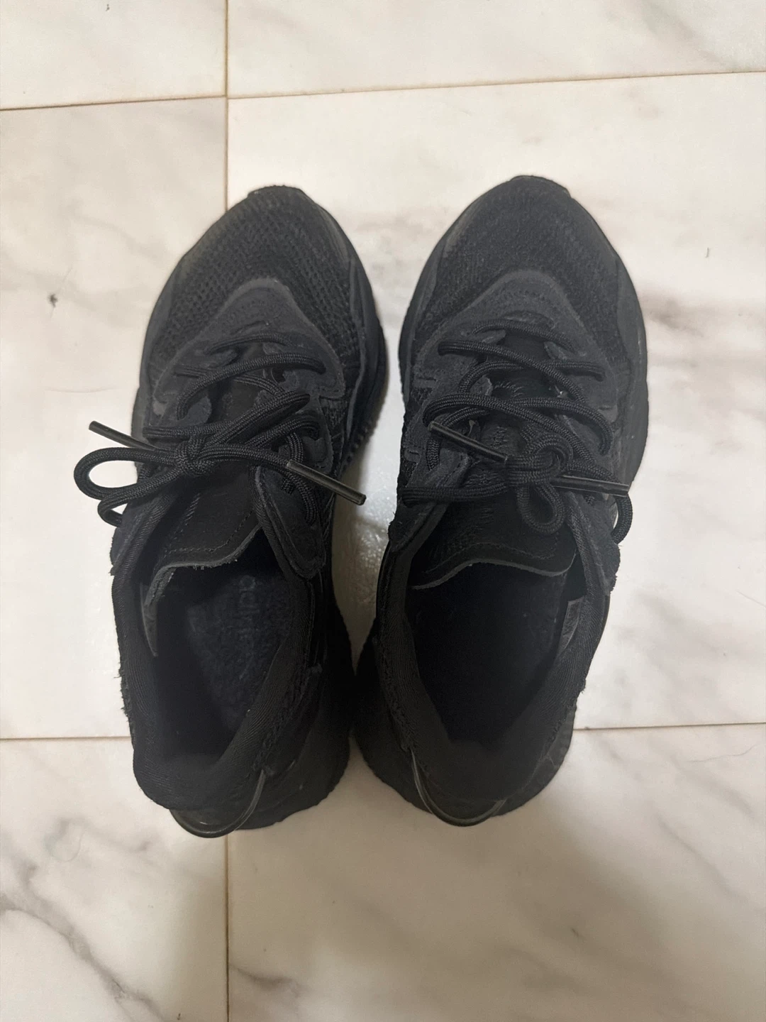 Adidas Ozweego Sneakers - Black - US 4