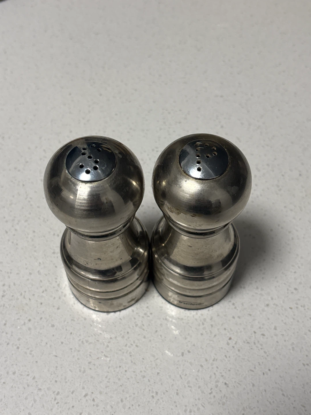 Metal Salt and Pepper Shakers Set - photo 2