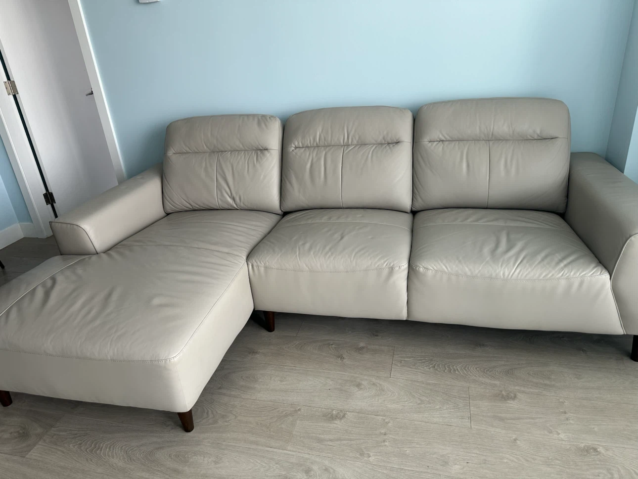 Modern leather match sectional sofa with chaise - photo 3