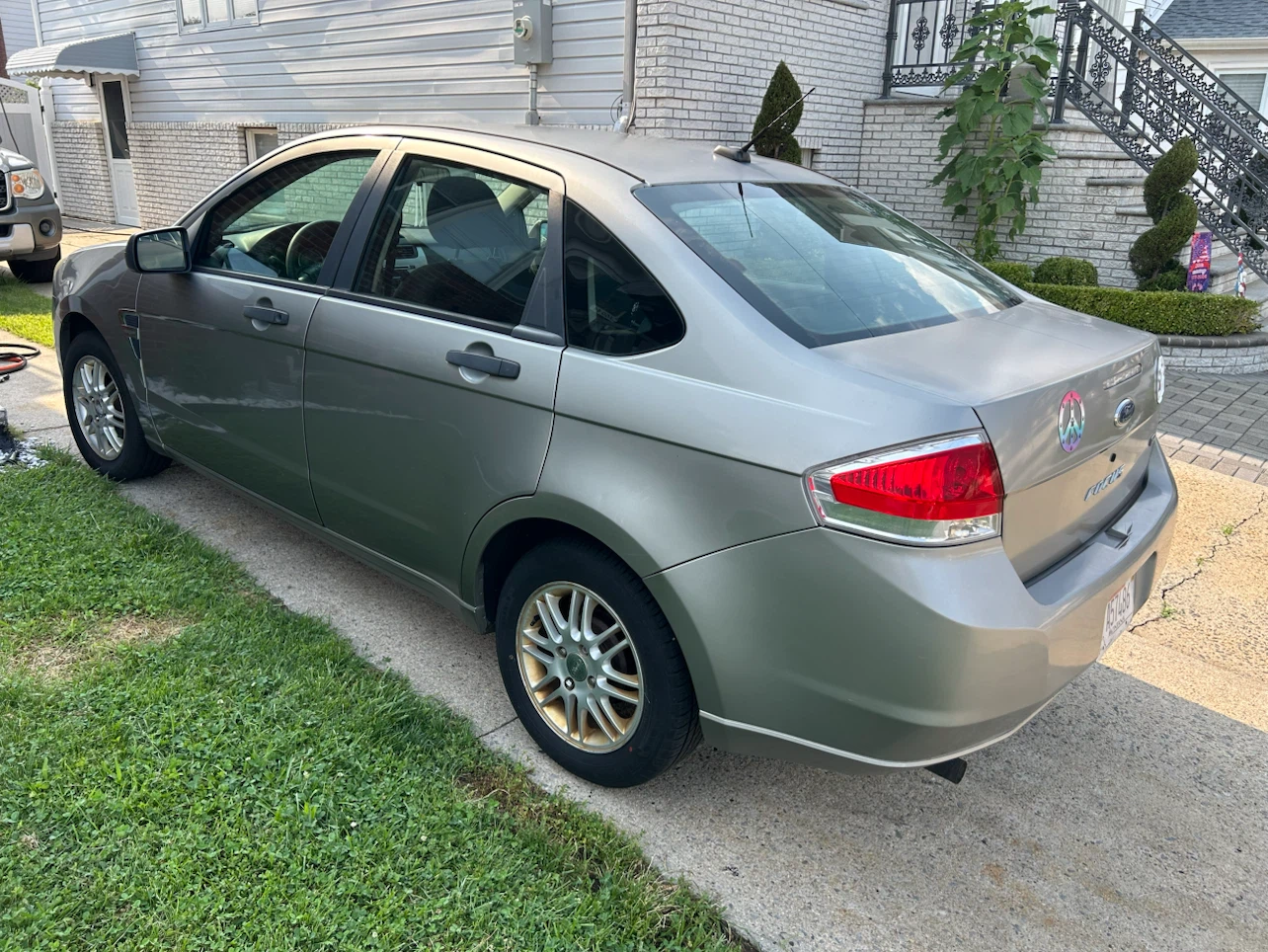 Ford Focus Sedan - Silver
