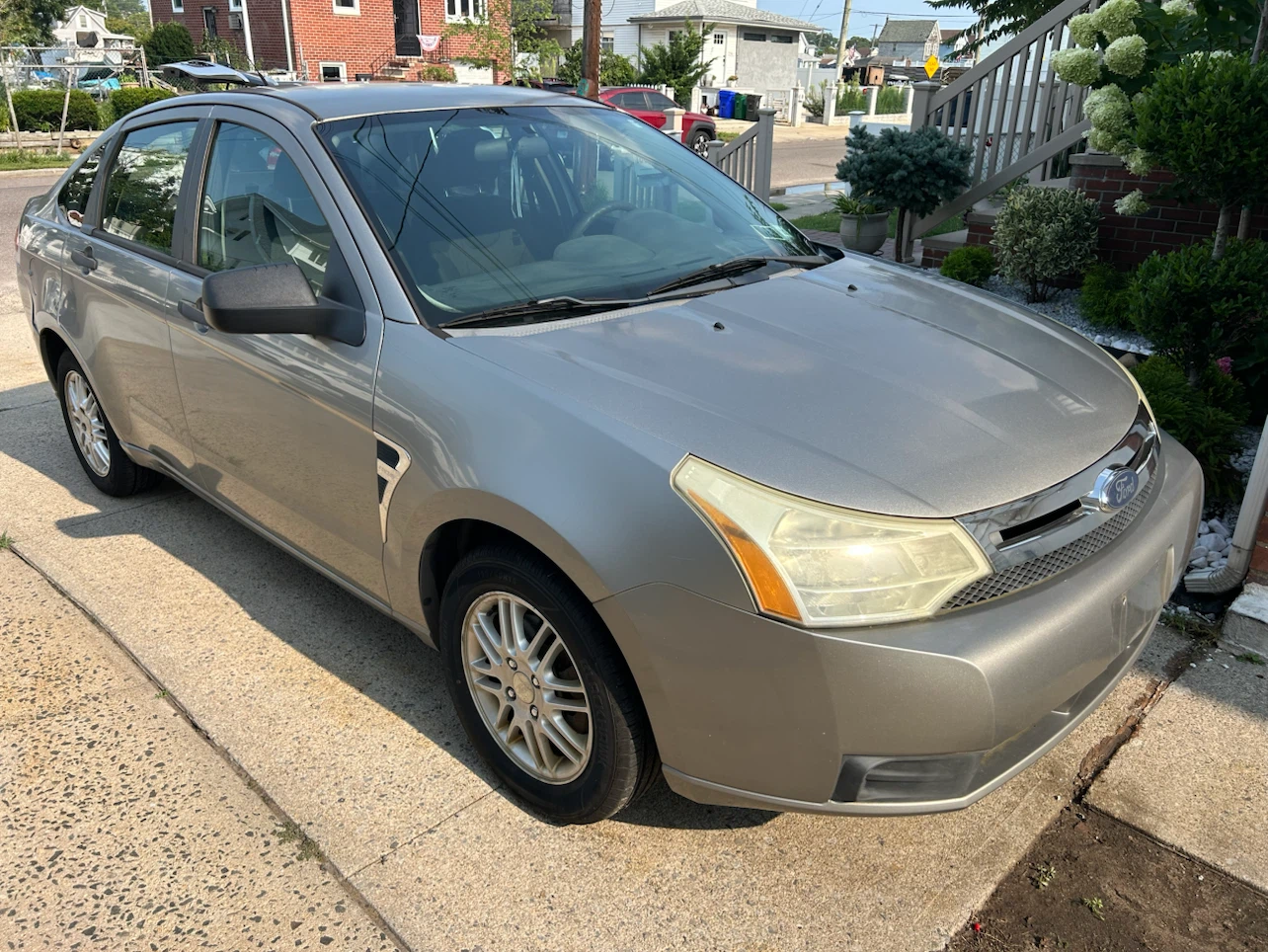 Ford Focus Sedan - Silver - photo 2