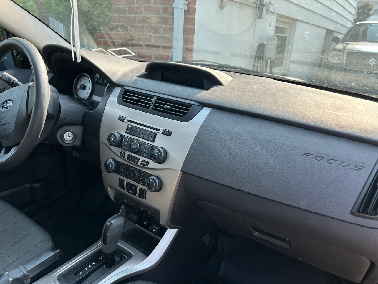 Ford Focus Sedan - Silver - photo 5