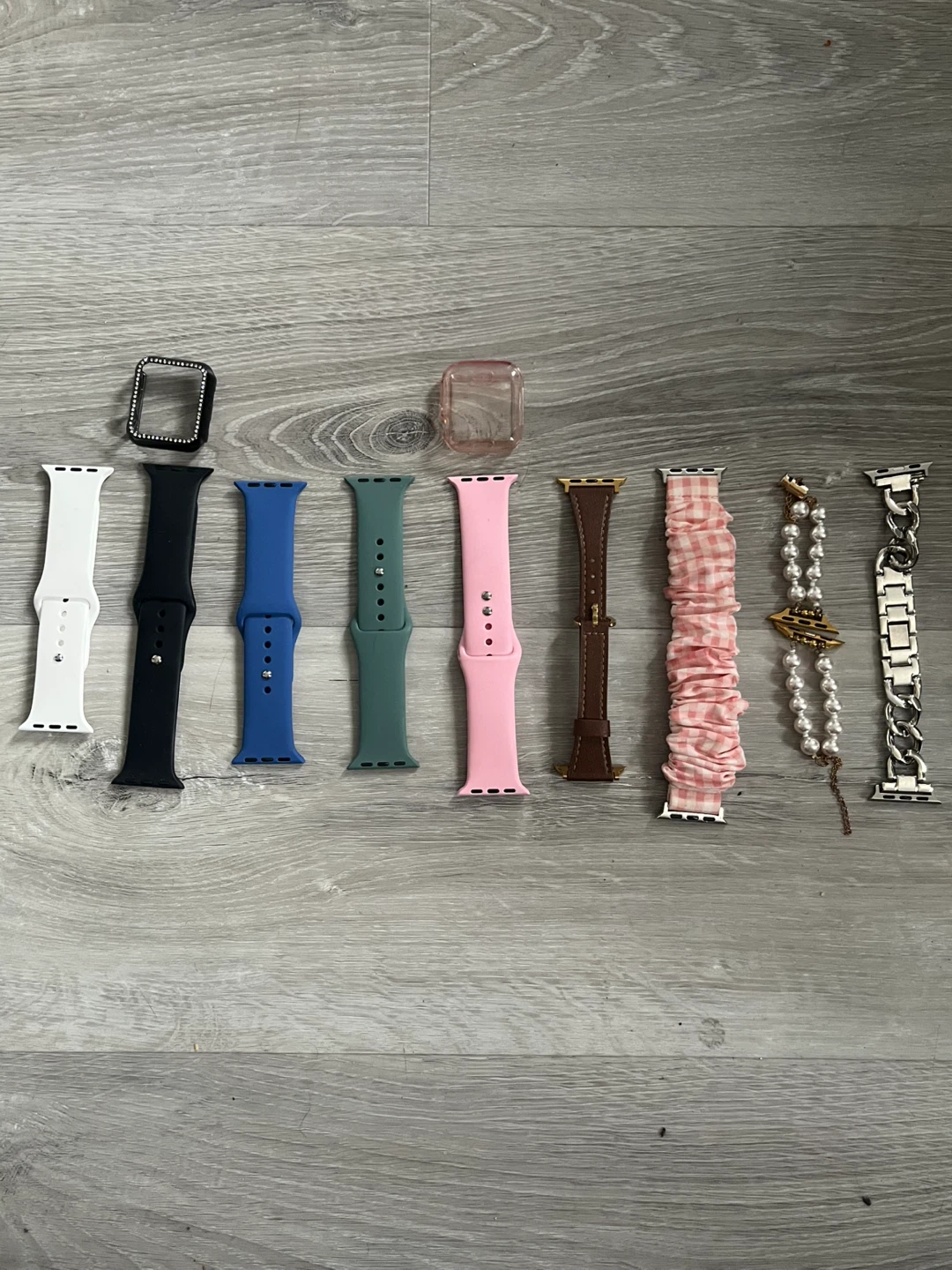 BUNDLE DEAL: Apple Watch accessory kit