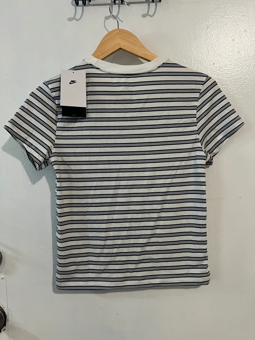 Nike Women's Striped Slim Fit T-Shirt Size S