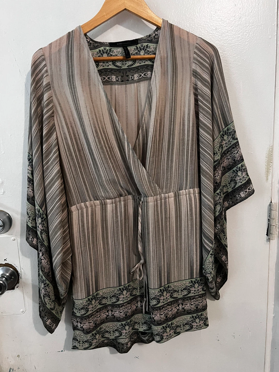 BCBGMAXAZRIA Striped Kimono Style Top XXS