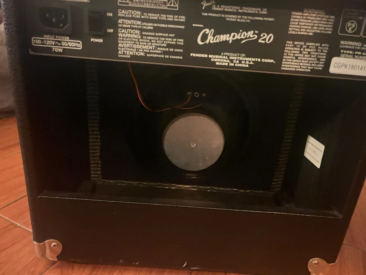 Fender Champion 20 Guitar Amplifier - photo 2