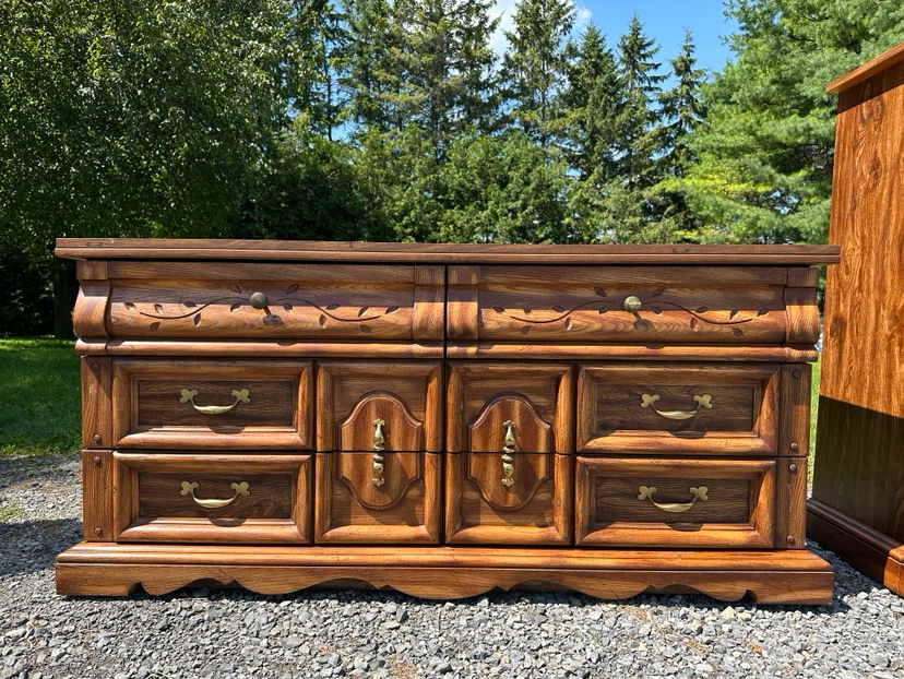 Vintage 1970s Mediterranean Oak Finish Dresser Set (CAN DELIVER) - photo 5