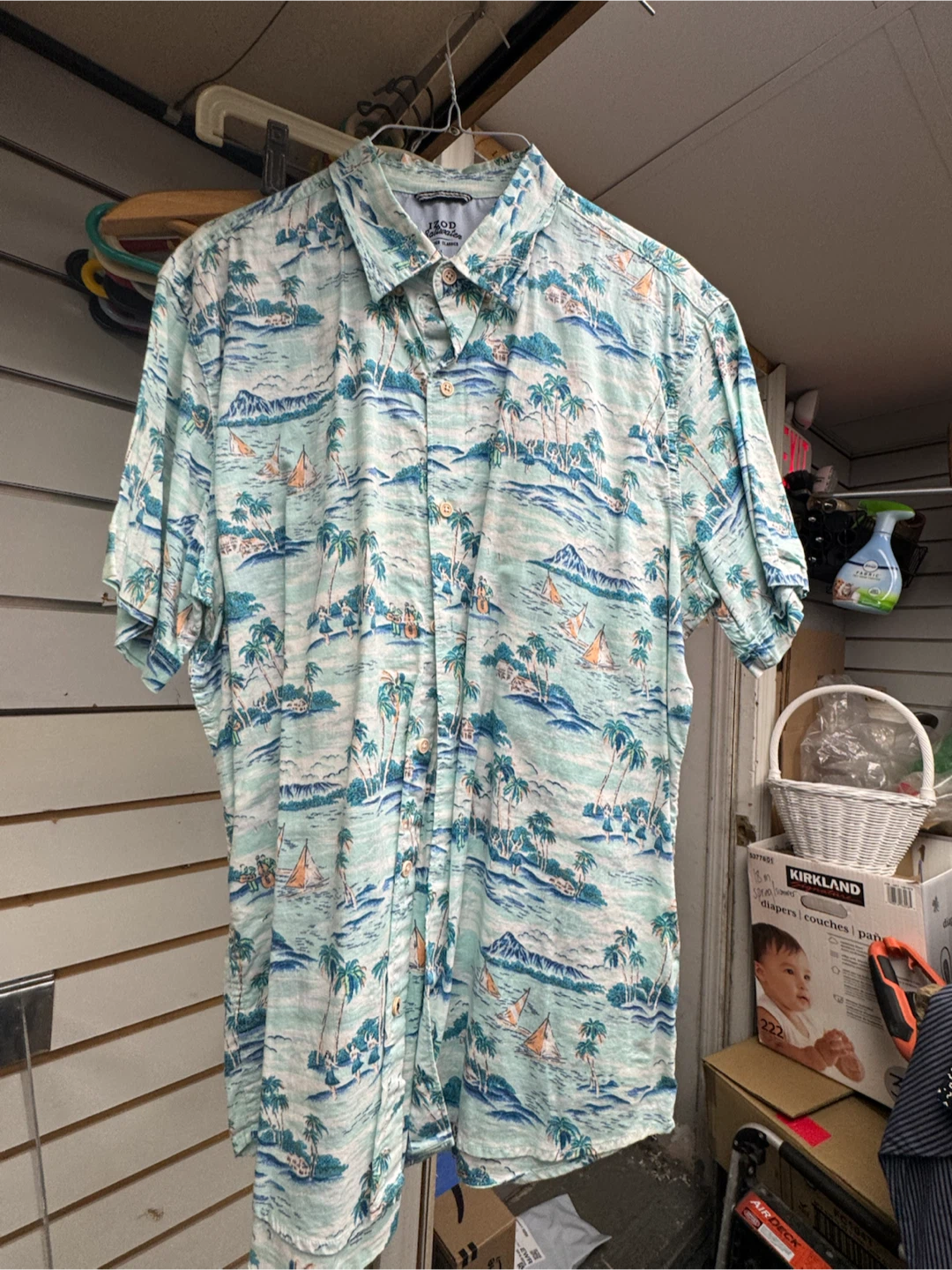 IZOD Saltwater Relaxed Classics Men's Hawaiian Shirt