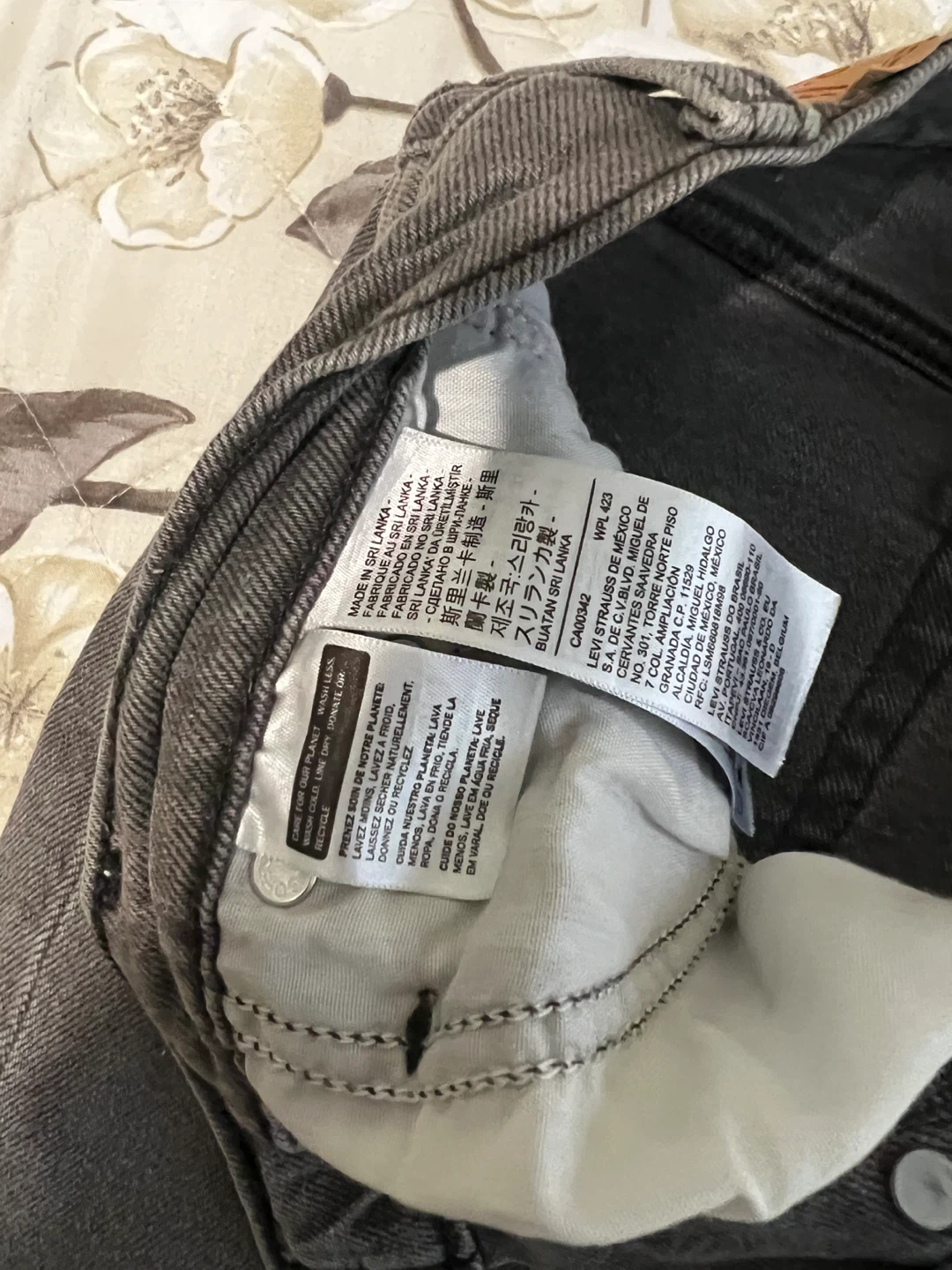 Levi's Wedgie Straight Jeans - Gray - Size 27 - photo 3