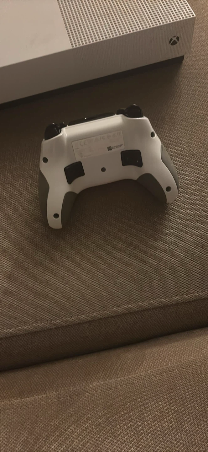 Xbox one s digital with pro controller - photo 2