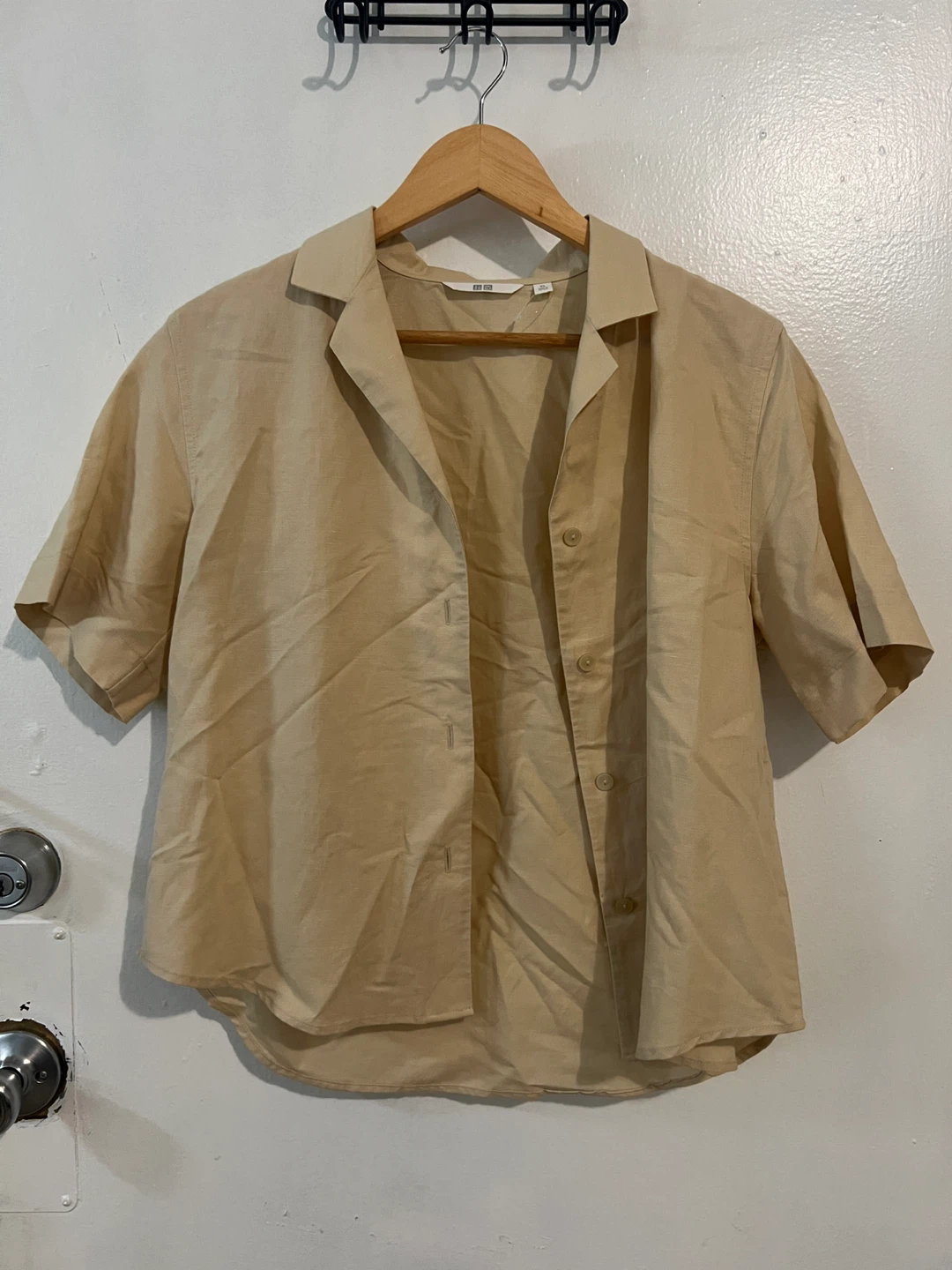 Uniqlo Beige Short Sleeve Button-Up Shirt - XS - photo 2