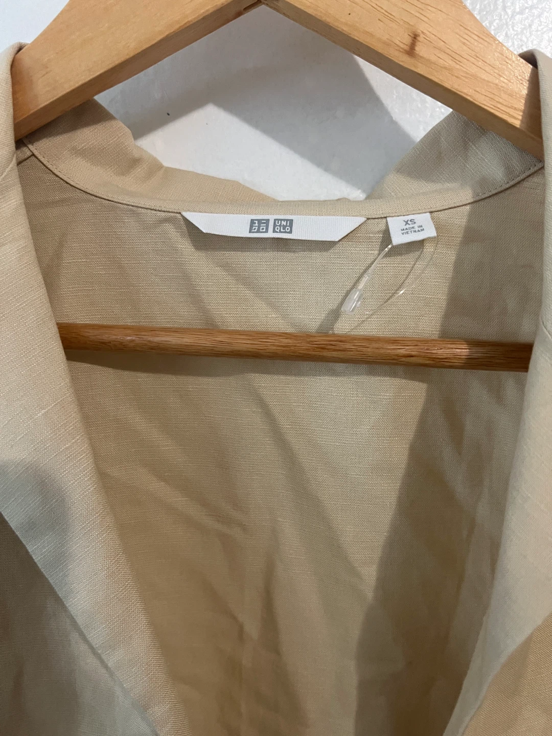 Uniqlo Beige Short Sleeve Button-Up Shirt - XS - photo 3