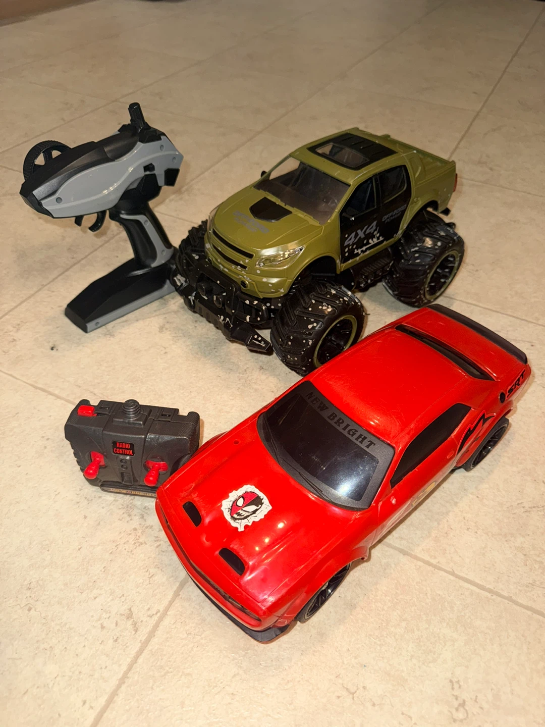 2 WORKING RC TRUCK AND CAR W/ 12 BATTERIES AND 2 CHARGERS - photo 2