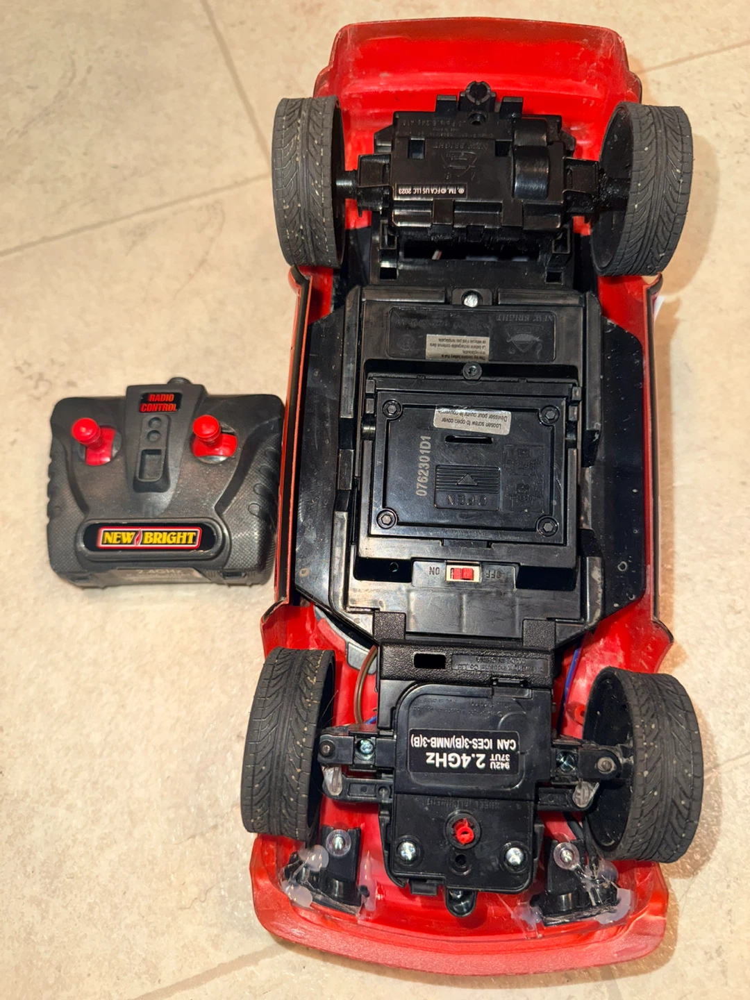 2 WORKING RC TRUCK AND CAR W/ 12 BATTERIES AND 2 CHARGERS - photo 4