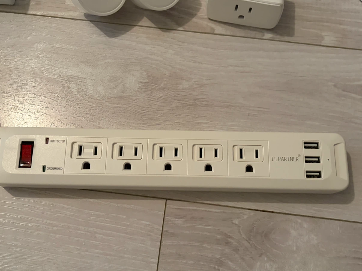 (All for 20$) Power Strip and Smart Plug Bundle - photo 5