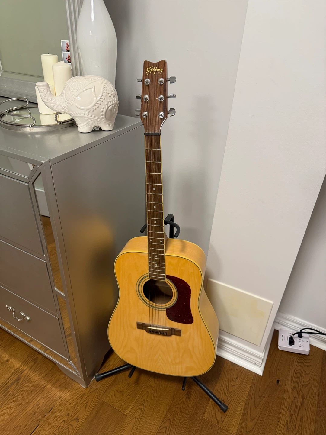Washburn Acoustic Guitar $380