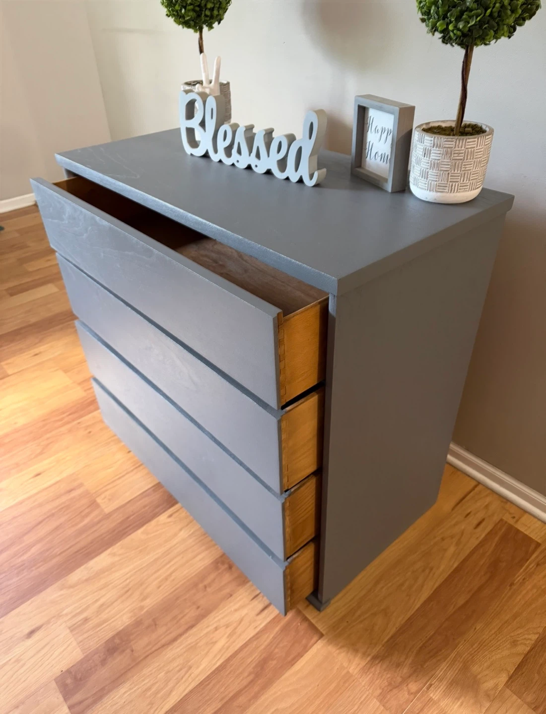 ✨🩶Beautiful solid dresser🩶✨ - photo 4