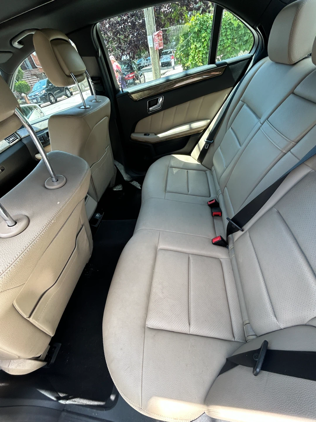 White Mercedes-Benz E350 4MATIC Sedan - photo 5