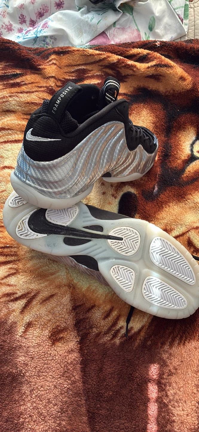 Nike Air Foamposite Sneakers - photo 5