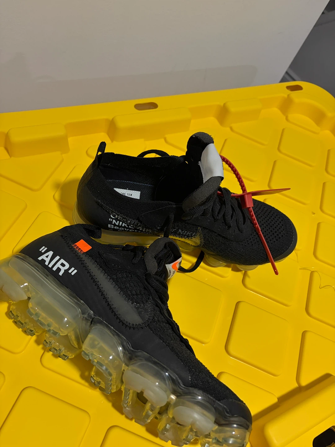 Nike Air VaporMax x Off-White "The Ten" - photo 2