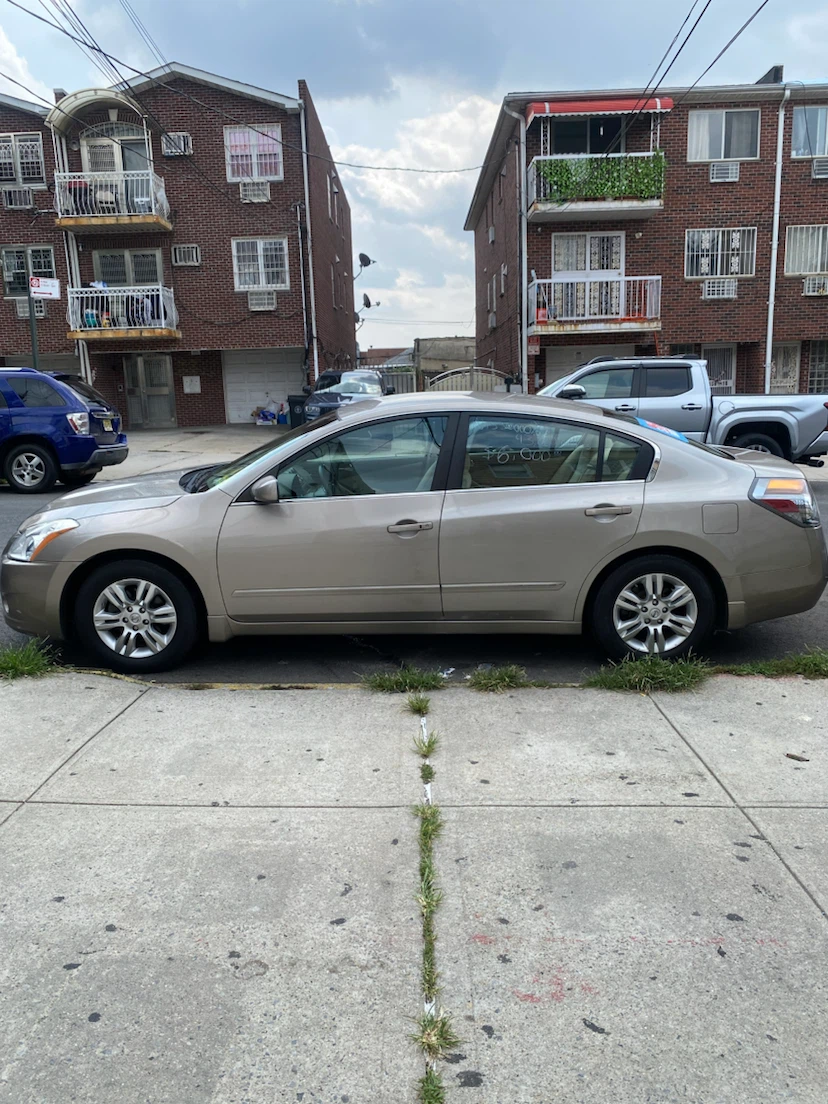 Nissan Altima Sedan 93,000 - photo 5