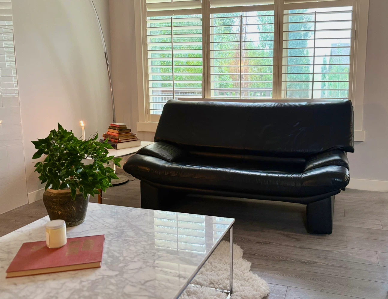 NICOLETTI SALOTTI GENUINE ITALIAN LEATHER LOVESEAT!